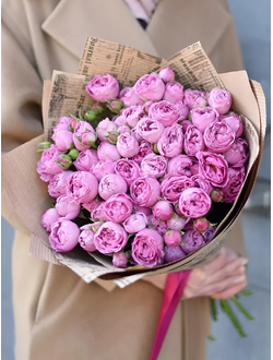 Букет с пионовидной розой "Мисти Бабблс"