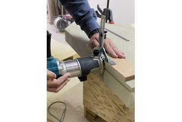 Далее режем пазы под профили.