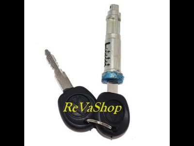 Личинка двери багажника (хлопушка) Фольксваген Т4