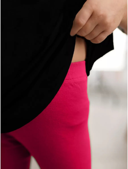 Футболка и леггинсы