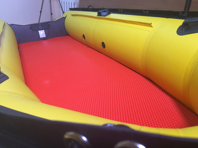 Моторная лодка Апачи 3700 НДНД желтая