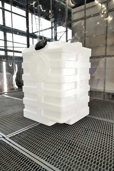 Емкость универсальная 600 литров белый