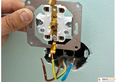 Подключить скрытую розетку в квартире ИВАНМАСТЕР