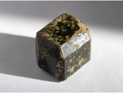 Вилуит, кристалл, Якутия (17*13*13 мм, 8 г) №18714