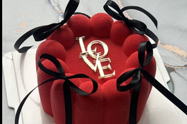 Муссовый бенто-торт Love