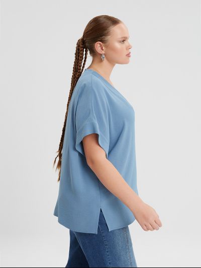 Топ с угловым вырезом цвета индиго