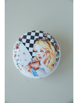 Шкатулка "Алиса в стране чудес"