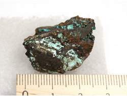 Аурихальцит на породе, коллекционный образец, США, Невада (26*24*18 мм, 12 г) №28842