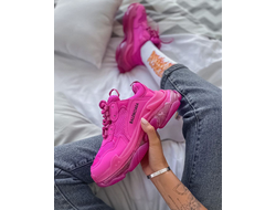 Кроссовки Balenciaga Triple S ярко-розовые в Сургуте