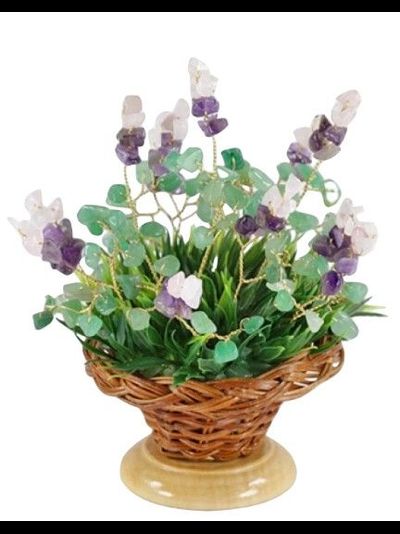 Букет из самоцветов в корзинке