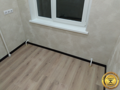 Ремонт кухни под ключ в Мурманске хрущёвка цена поклейка обоев штукатурка стен ламинат арка.