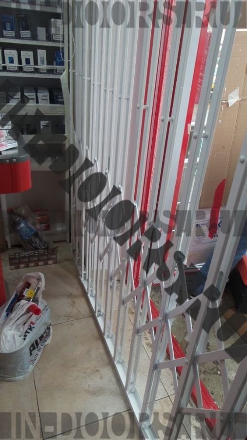 дверные решетки раздвижные 99