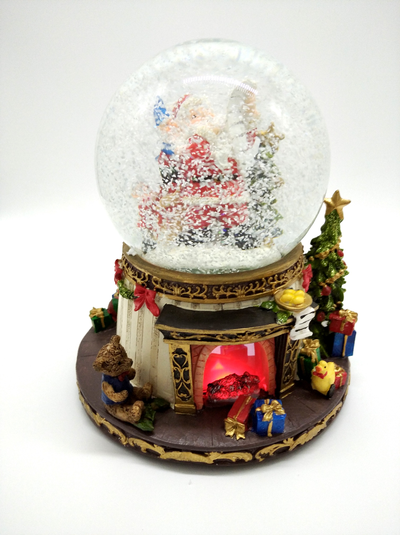 Большой Новогодний снежный шар музыкальный "У камина" 19*16*16см, (Два типа)
