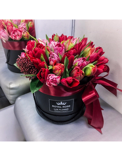 45 Красных Тюльпанов в коробке