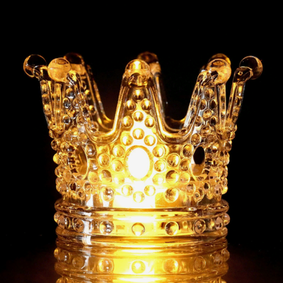 Свеча светодиодная «Корона» с жёлтым свечением, 6 см х 7 см х 8 см