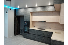 Кухня бетон с антресолями