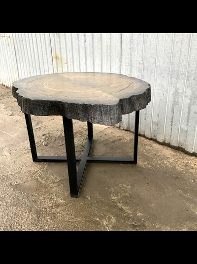 столик из спила мореного дуба