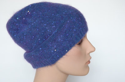 Зимняя тонкая женская шапка голубого цвета Вицио Италия