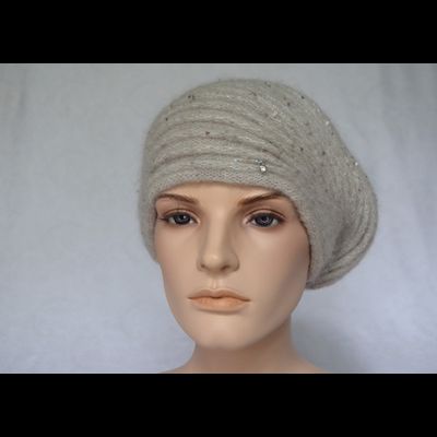 Вязаный берет с асимметричными полосами Vizio Италия 6942 бежевый