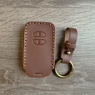 Коричневый чехол для ключа Toyota LC200, Prius, Prado с 2 кнопками (2009-2017)