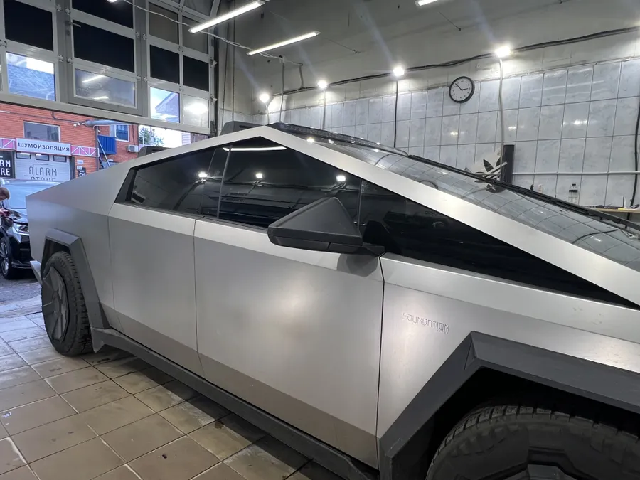 тонировка передних боковых стекол пленкой Quantum 15%