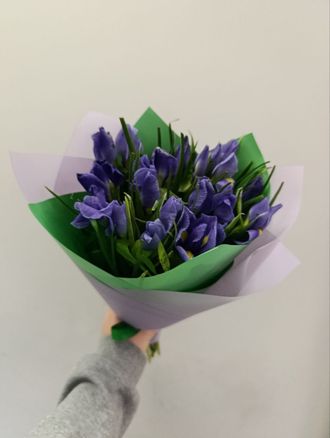 Букет из 11 ирисов