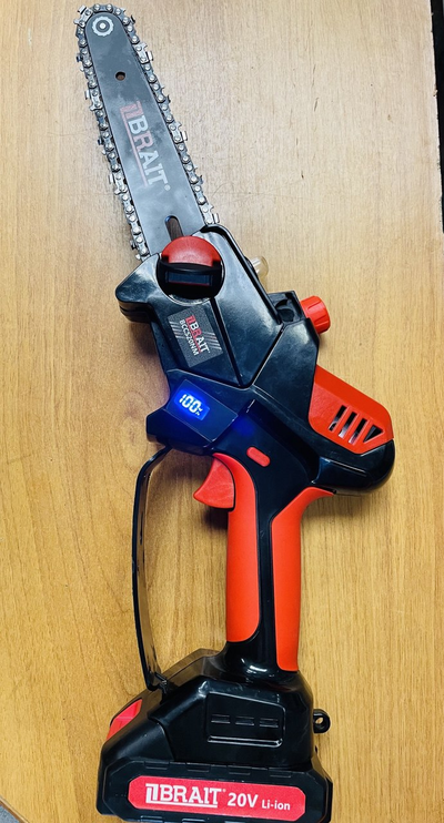 Набор садовый Brait: пила цепная аккумуляторная и секатор аккумуляторный BCCS20NM-2/BCP30-2VB