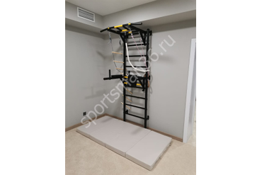 Шведская стенка Рекорд X2 (с опорой на пол) Турник Рукоход, мат гимнастический 2,0х1,0х0,1 м складной, 3 сложения, 4 секции пастель, веревочная лестница, кольца гимнастические (дерево) KARUSSELL, канат гимнастический Х/Б