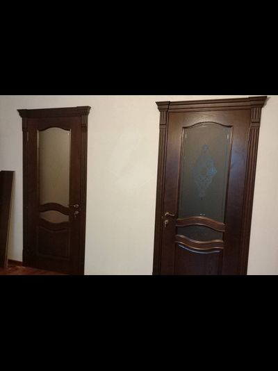 ЛАЙНДОР (УЛЬЯНОВСК)/ МОДЕЛЬ АМЕЛИЯ/ ПОЛОТНО ОСТЕКЛЕННОЕ/ НАТУРАЛЬНЫЙ ШПОН САПЕЛИ (САПЕЛЕ)/ ТОН 10 (КРАСНОЕ ДЕРЕВО)