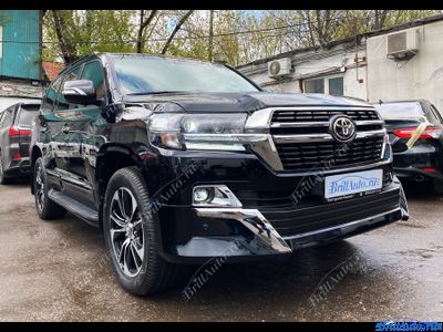 Рестайлинг Toyota Land Cruiser 200 из 2008-2015 в Lounge 2021 года