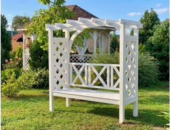 Скамья с перголой и решетками