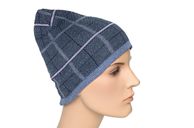 Итальянская вязаная шапка в клетку