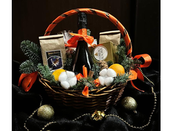 Новогодняя корзина с конфетами