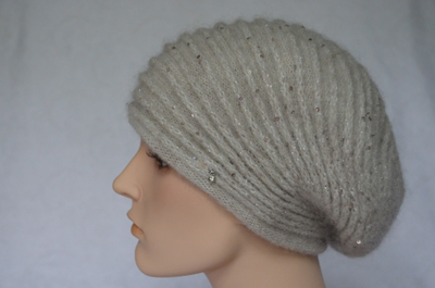 Вязаный берет с асимметричными полосами Vizio Италия 6942 бежевый