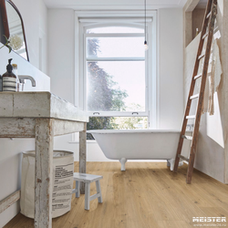 Виниловый пол Meister Дуб Голден крик 7430 в интерьере