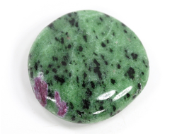 Корунд красный (светится в УФ) в цоизите, полировка плоская, Танзания (37*35*9 мм, 27 г) №35658