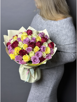 Букет из 51 разноцветной  розы  микс ( 35 -40см )