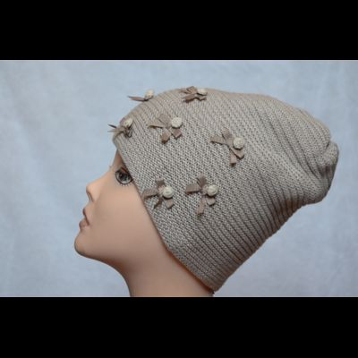 Vizio шапка с бантиками бежевая фото итальянских шапок Визио