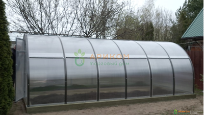Теплица "РАЗДВИЖНАЯ" с открывающейся крышей (оцинкованный каркас 20х40 мм, шаг дуги 1 метр)