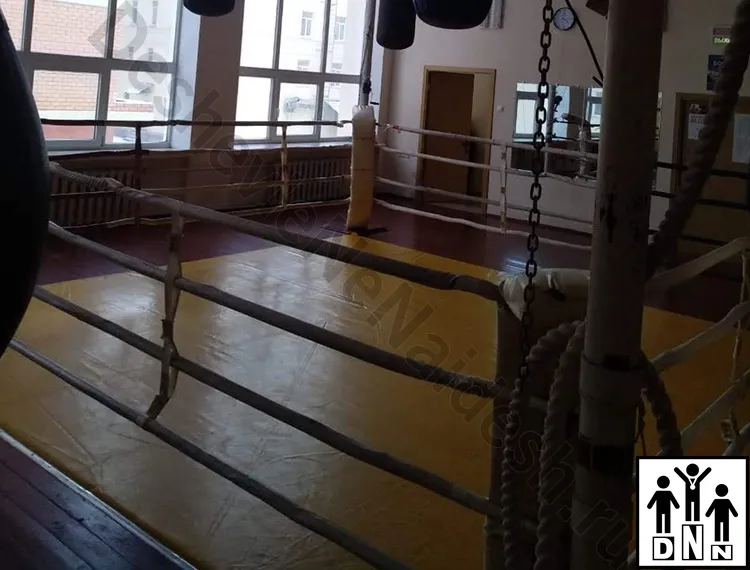 Монтаж ринга на помосте