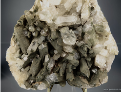 Горный хрусталь с включениями хлорита. Северная Осетия. 120*70*50мм