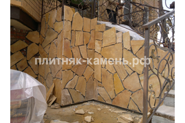 облицовка натуральным камнем входной группы магазина