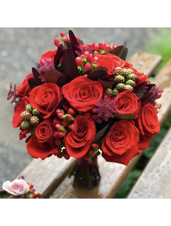 Букет из красных роз