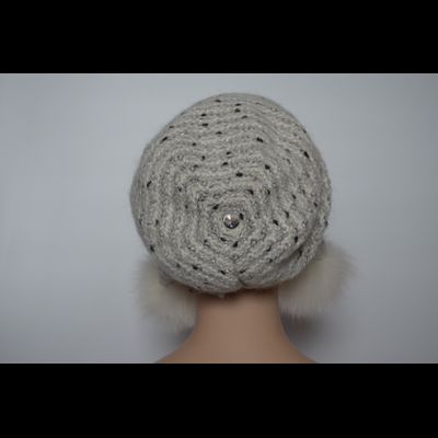 Итальянская женская шапка ушанка с помпонами Vizio 6924 белая