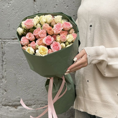 Розовый куст