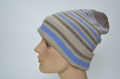 Двухсторонняя шапка с отворотом Италия Вицио зима 2025