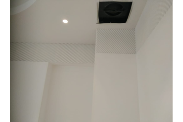 Смонтированные и покрашенные стеновые панели. Особое внимание было уделено стыкам на внешних и внутренних углах.