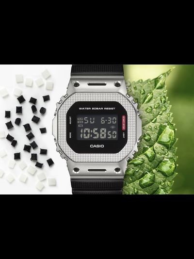 Часы Casio G-Shock GM-5600M-1A