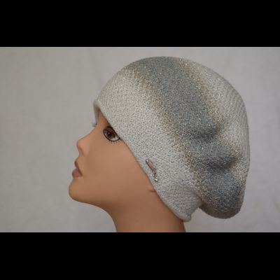 zhenskiy-beret-vizio-italiya-6607-beliy-s-seroy-polosoy