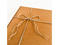 Большая подарочная коробка GILEV 37х37х14см с наполнителем и веревкой